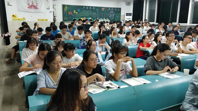 免费足球直播app