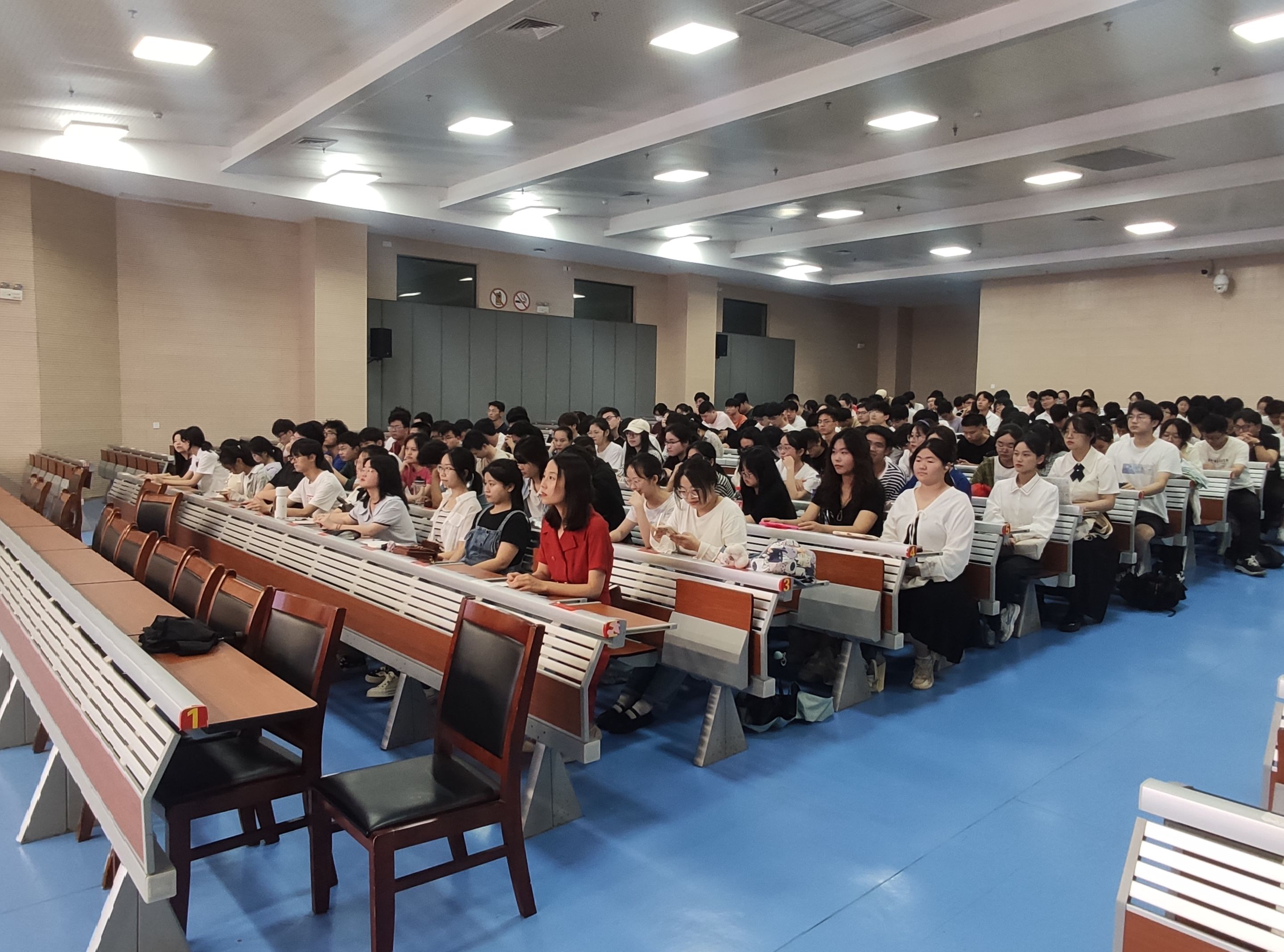 免费足球直播app