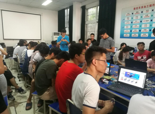 免费足球直播app