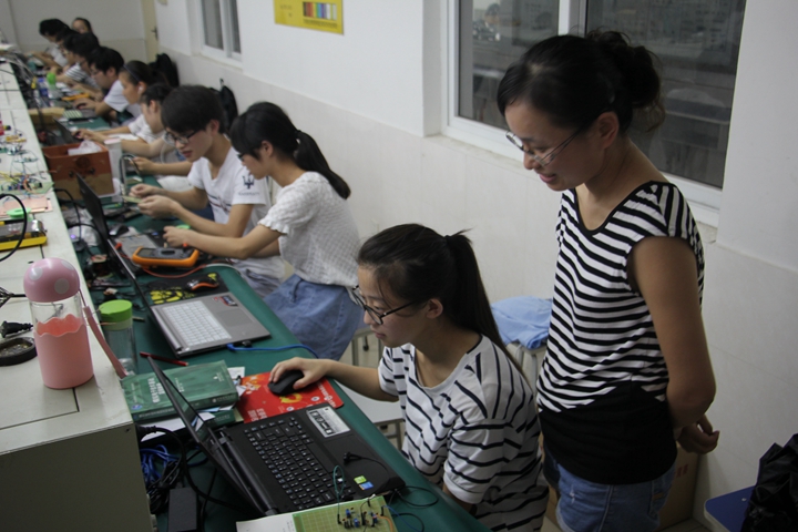 免费足球直播app