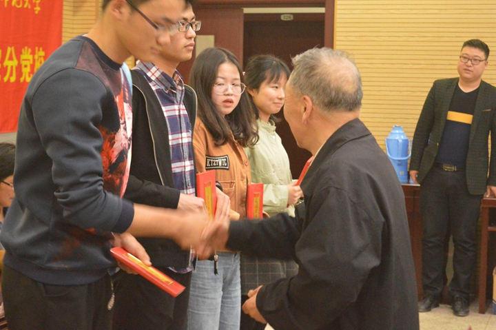 免费足球直播app